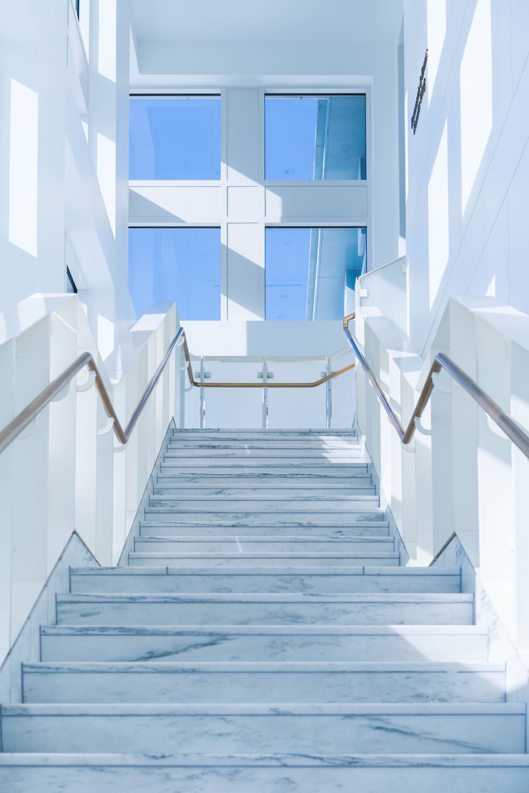 You are currently viewing Staircase Renovation: Before and After Inspirations